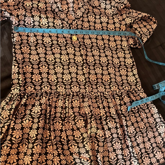 Sandro Pink and Black Floral Long-Sleeve Tiered Mini Dress
100% silk dress - Picture 7 of 8